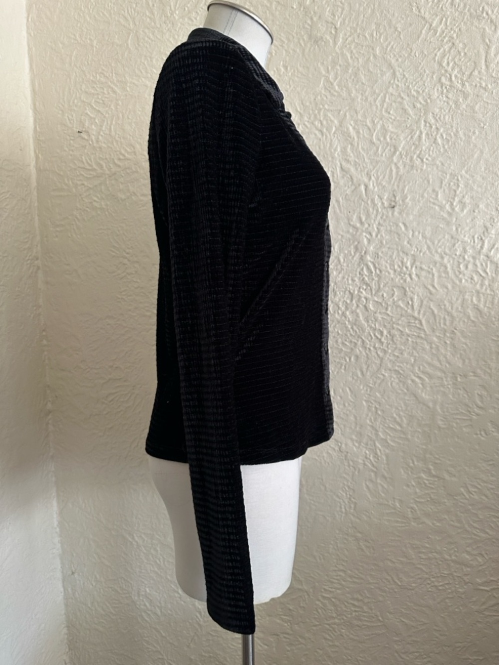 Sanctuary Black Velvet Ribbed Button Front Collared Blouse NWT Medium - Picture 5 of 8